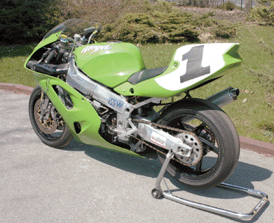 Kawasaki ZX7R Superbike 750cc four stroke