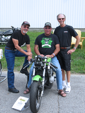 Bar Hodgson, Chris Manley and Lang Hindle on the Factory Kawasaki H1R