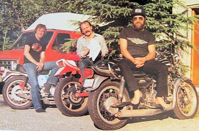 From right to left; John Ball on his Z1 900 Kawasaki, Bar Hodgson on his Bimota bodied Kawasaki Z1R TC, Jim Sinclair on his modified Yoshimura Honda 750