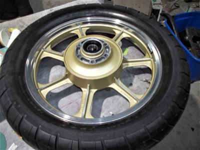 wheels have now been repainted in light gold, replacing the original KZ black